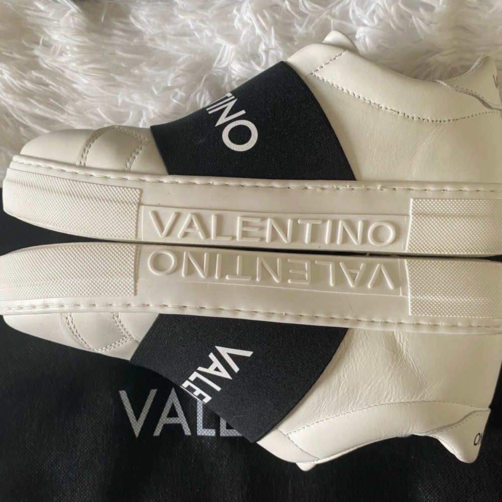 Women’s Valentino Maya Contrast Logo Slip On Sneakers. Size 6 (Shoes & Box) - Picture 3 of 5